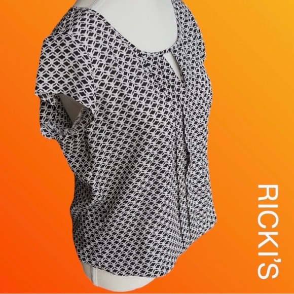 Ricki's Monochrome Patterned Blouse - Picture 3 of 11